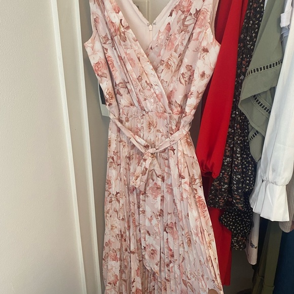 Dress - Picture 2 of 2